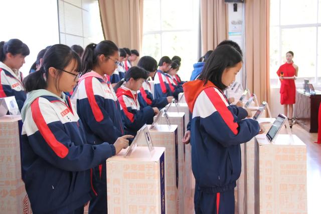 云南农大附中成为《中国青少年国学大会》教育基地学校